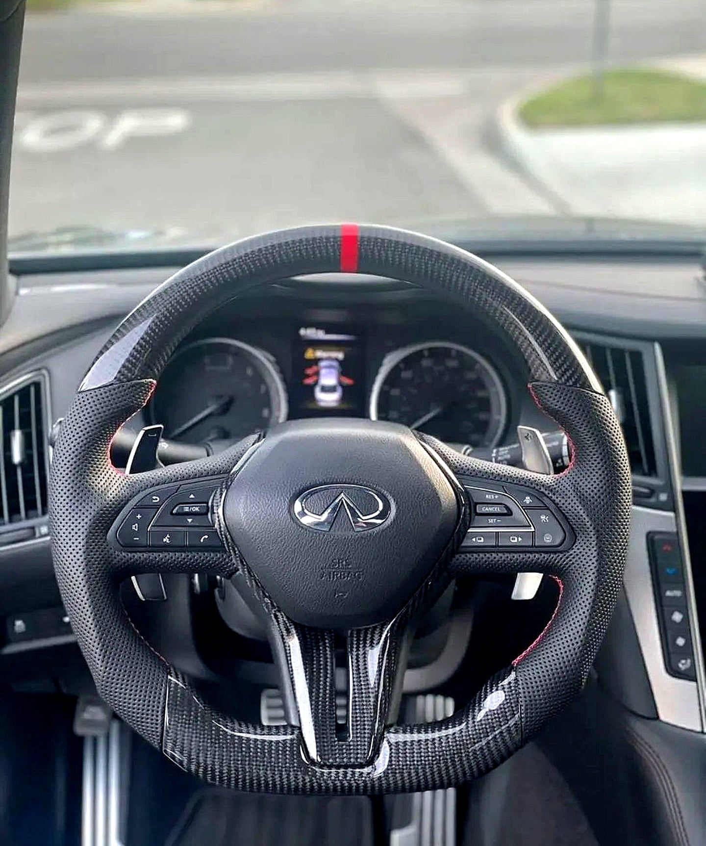 Jalisco's gray carbon fiber steering wheel with leather grips and red stripe for Infiniti Q50/Q60.