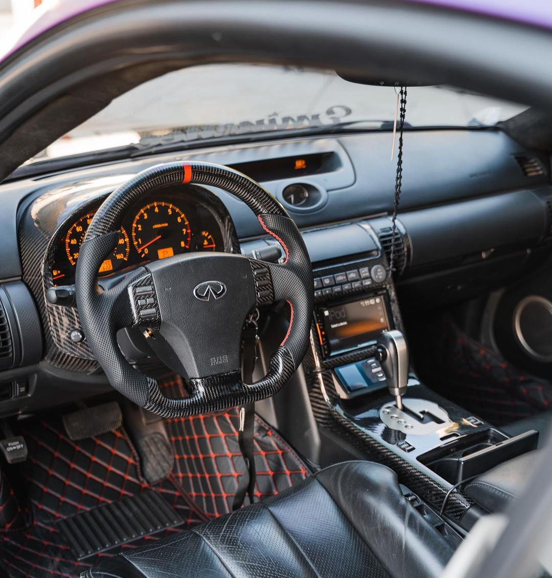 INFINITI G35/Nissan 350Z Custom Steering Wheel